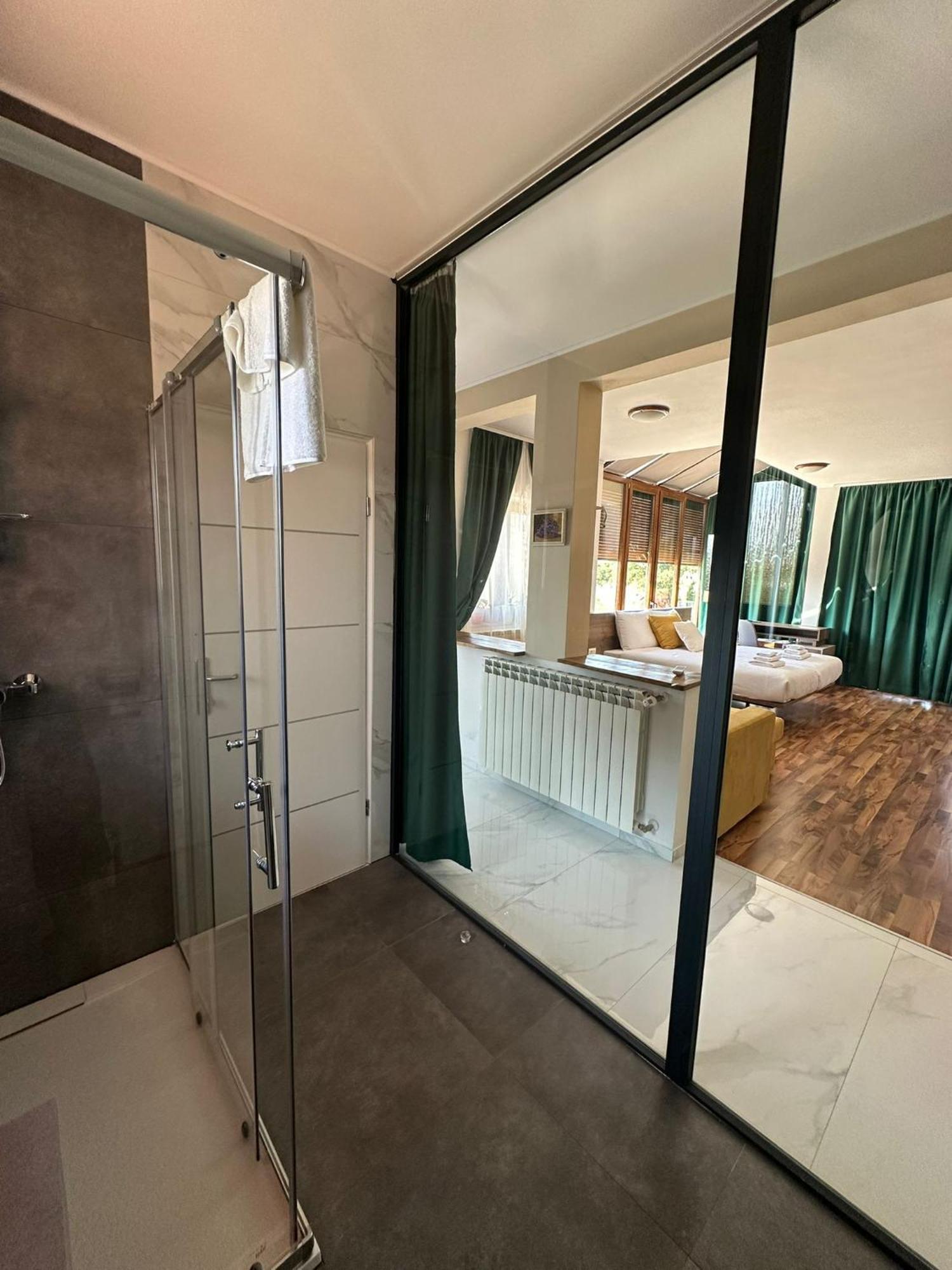 Hotel Natura Vilanija Buitenkant foto
